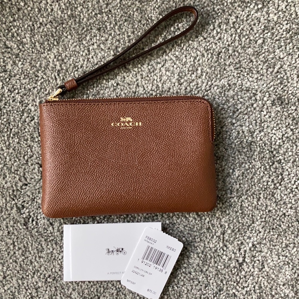 NWT Brown Leather Coach Wristlet